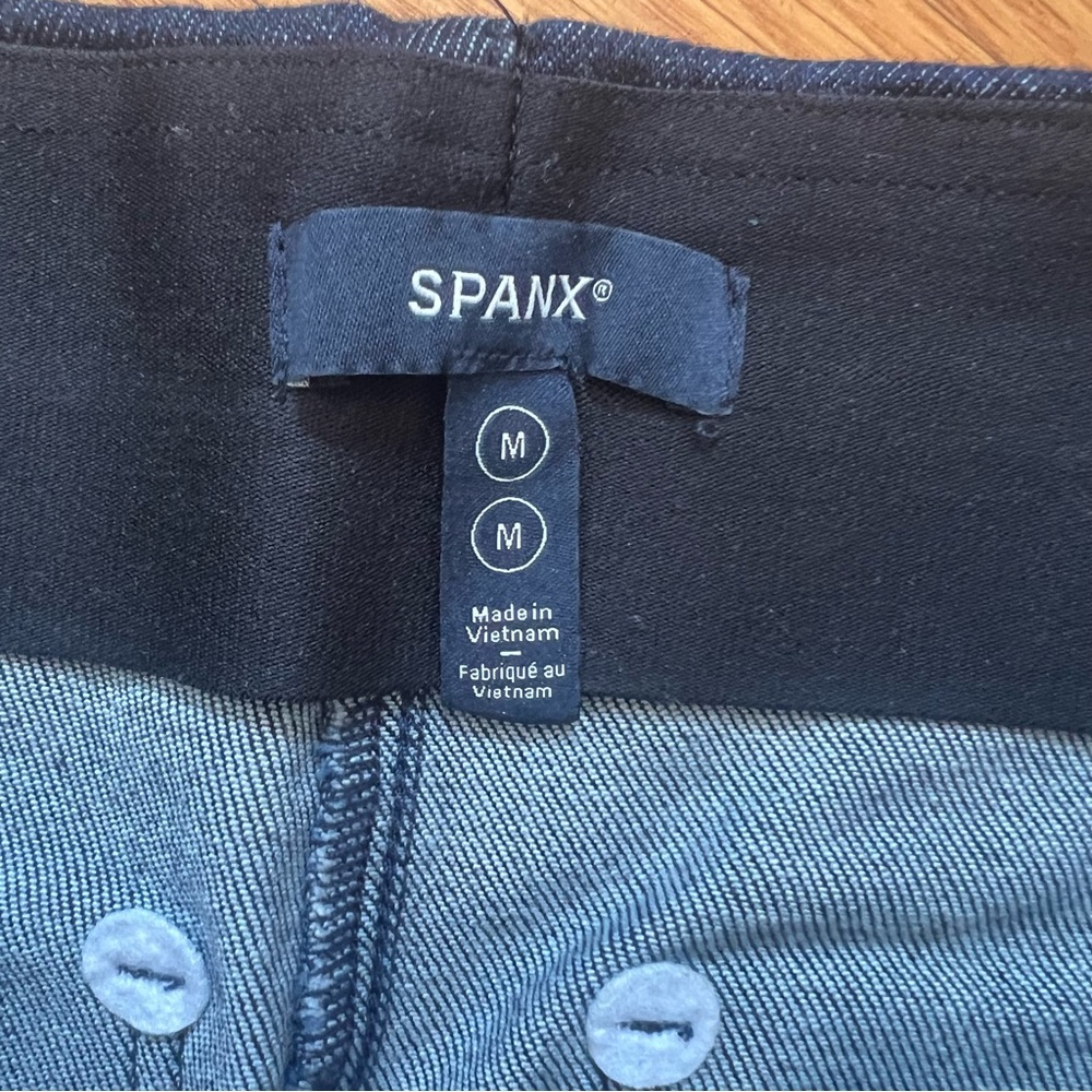 Spanx Zero Waistband Micro Flare Jeans Medium - Picture 7 of 8